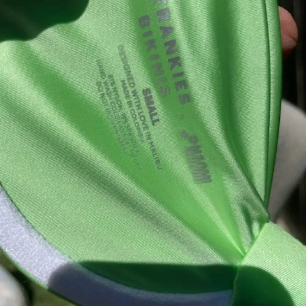 NWT Frankie's Bikinis Maggie top in honeydew